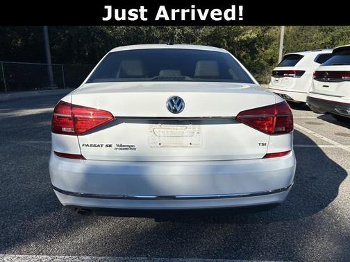 2016 Volkswagen Passat 1.8T SE