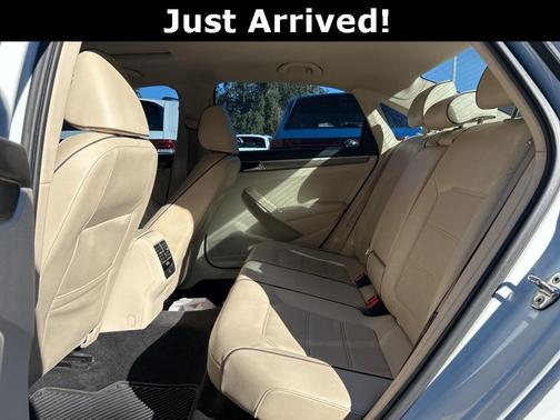 2016 Volkswagen Passat 1.8T SE