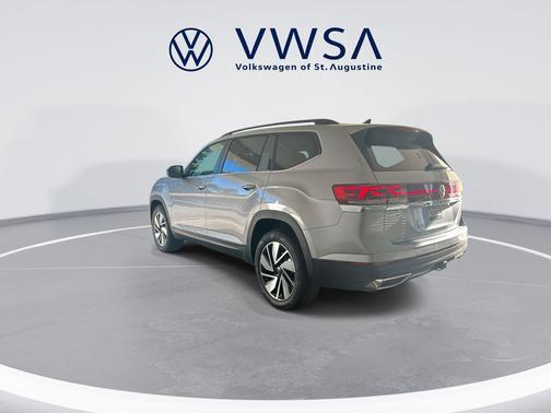 silver mist metallic 2026 Volkswagen Atlas 2.0T SE w/Technology