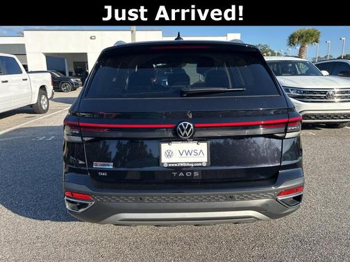2025 Volkswagen Taos 1.5T SE