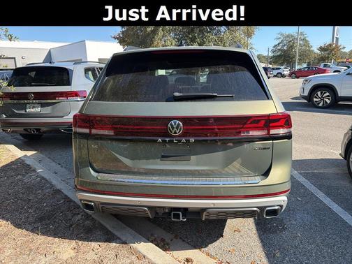 2024 Volkswagen Atlas 2.0T SE w/Technology 4MOTION