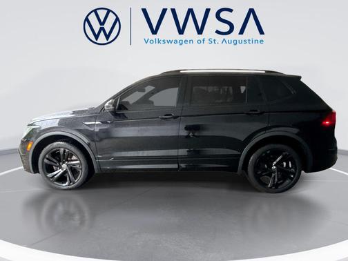 Deep Black Pearl 2024 Volkswagen Tiguan 2.0T SE R-Line Black