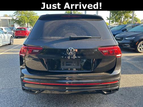 2024 Volkswagen Tiguan 2.0T SE R-Line Black