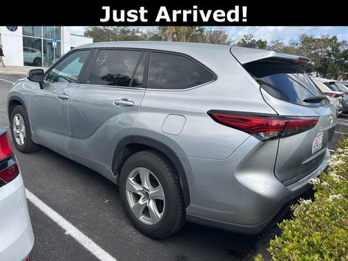 2023 Toyota Highlander LE