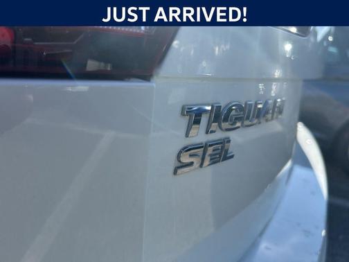 Pure White 2018 Volkswagen Tiguan 2.0T SEL
