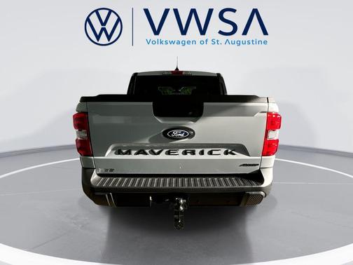 Space White Metallic 2025 Ford Maverick XLT