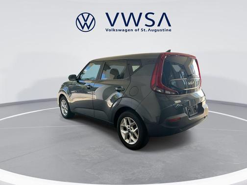 Gravity Gray 2022 Kia Soul LX