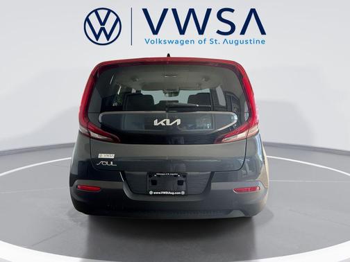 Gravity Gray 2022 Kia Soul LX