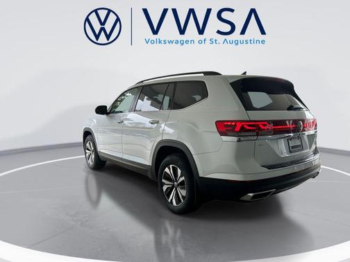 Opal White Pearl 2026 Volkswagen Atlas 2.0T SE