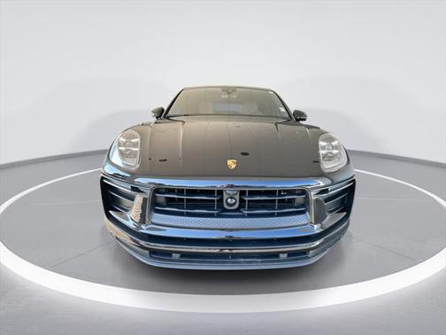 2023 Porsche Macan Base