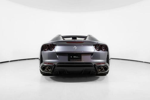 2021 Ferrari 812 GTS 