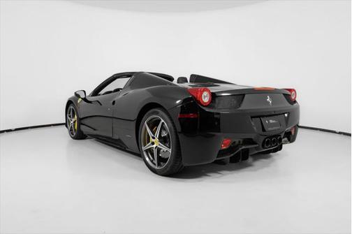 2015 Ferrari 458 Spider Base