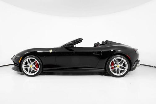 2025 Ferrari Roma Spider Base
