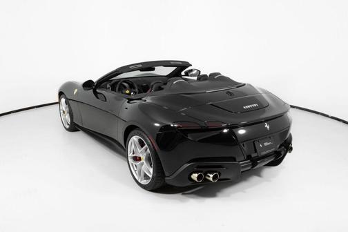 2025 Ferrari Roma Spider Base