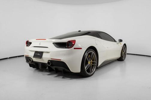 2017 Ferrari 488 GTB Base