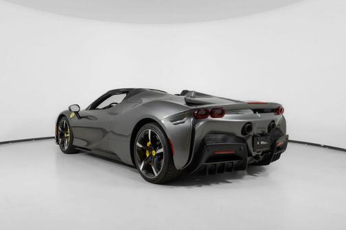 2022 Ferrari SF90 Spider 