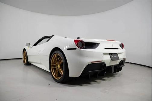 2019 Ferrari 488 Spider Base