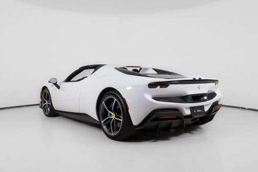 2024 Ferrari 296 GTS 