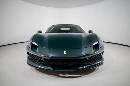 Verde British 2024 Ferrari 296 GTB