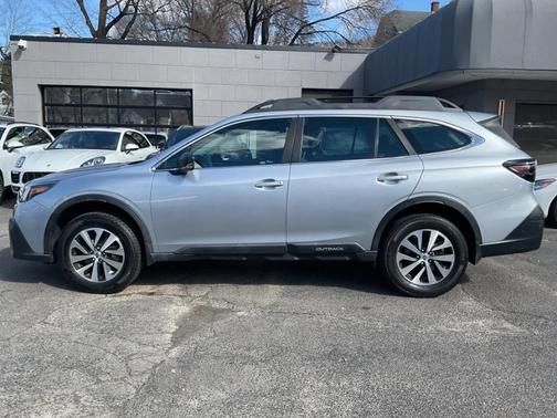 2020 Subaru Outback Base