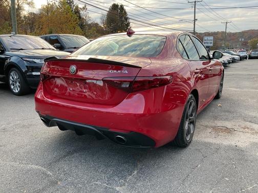 2018 Alfa Romeo Giulia Base