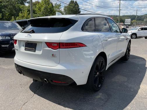 2019 Jaguar F-PACE S