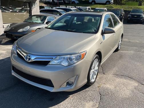 2014 Toyota Camry Hybrid XLE