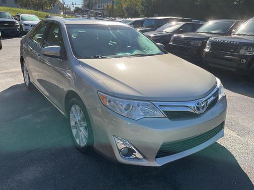 2014 Toyota Camry Hybrid XLE