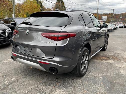 2022 Alfa Romeo Stelvio Ti