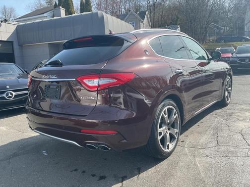 2017 Maserati Levante Base