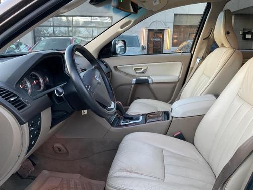 2013 Volvo XC90 3.2 Platinum