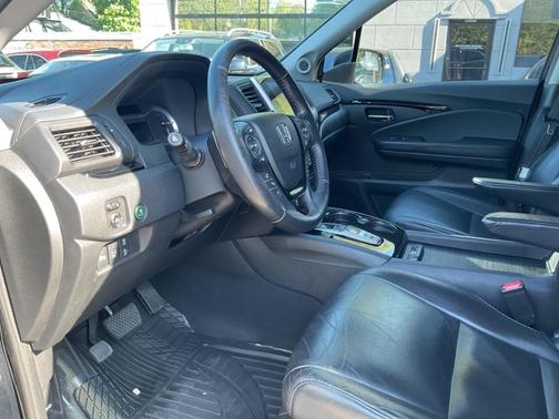 Black 2017 Honda Pilot Touring
