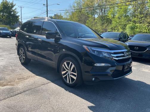 Black 2017 Honda Pilot Touring
