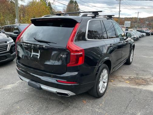 2016 Volvo XC90 T6 Momentum