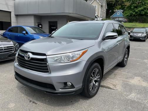 Silver Sky Metallic 2016 Toyota Highlander XLE