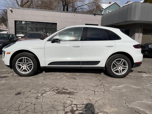2018 Porsche Macan AWD