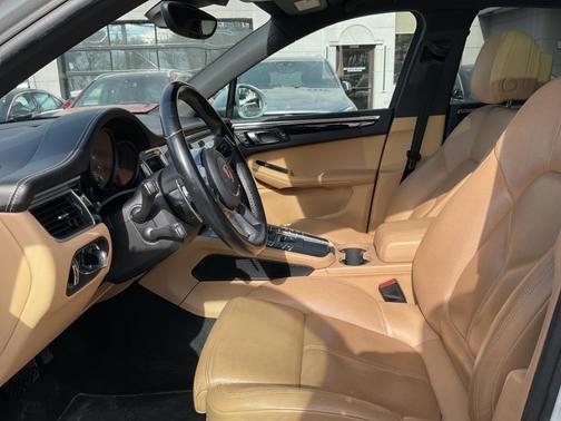2018 Porsche Macan AWD