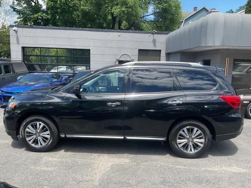 Magnetic Black Pearl 2019 Nissan Pathfinder SV