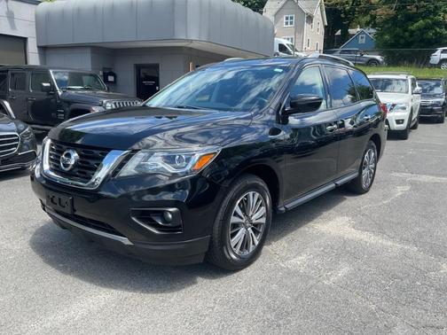 Magnetic Black Pearl 2019 Nissan Pathfinder SV