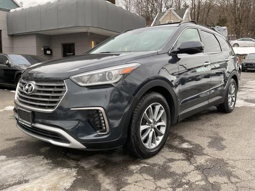 2017 Hyundai SANTA FE SE