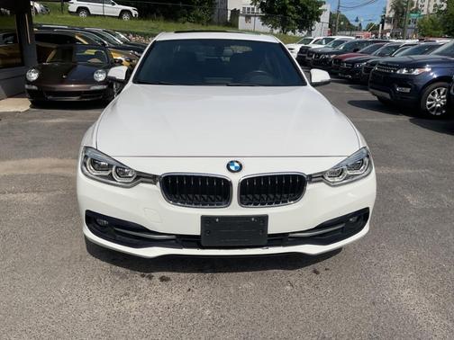 Alpine White 2018 BMW 330 xDrive