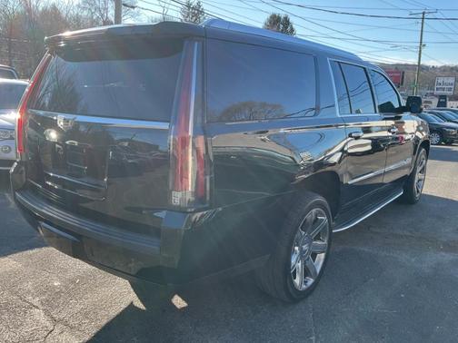2016 Cadillac Escalade ESV Luxury