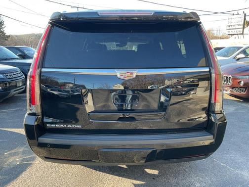 2016 Cadillac Escalade ESV Luxury