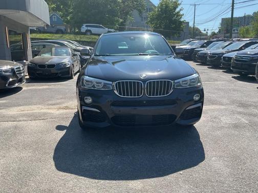 Black 2018 BMW X4 M40i