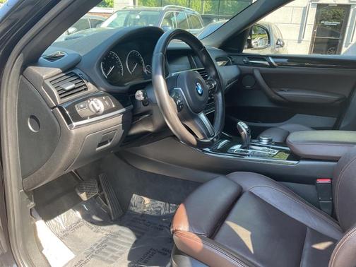 Black 2018 BMW X4 M40i