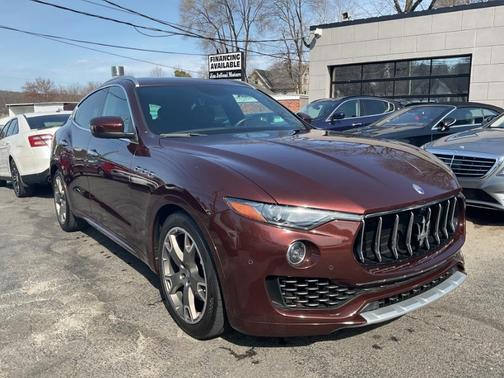rame metallic 2017 Maserati Levante Base