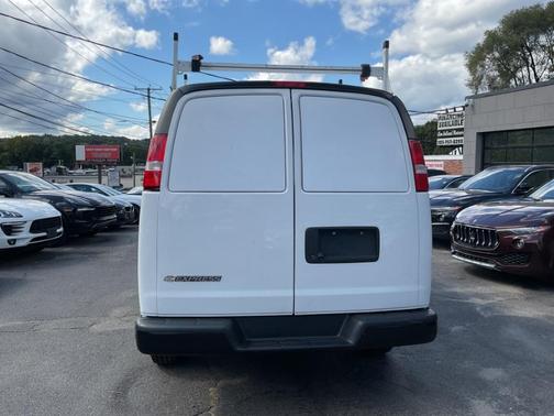 2021 Chevrolet Express 2500 RWD 2500 Regular Wheelbase WT