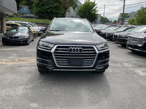 Night Black 2019 Audi Q7 45 Premium