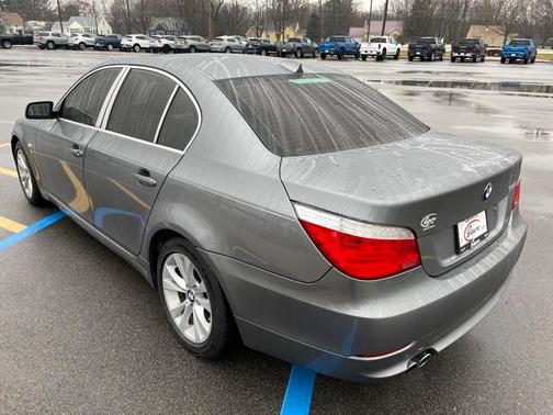 Photo 5 of 38 of 2009 BMW 535 i xDrive