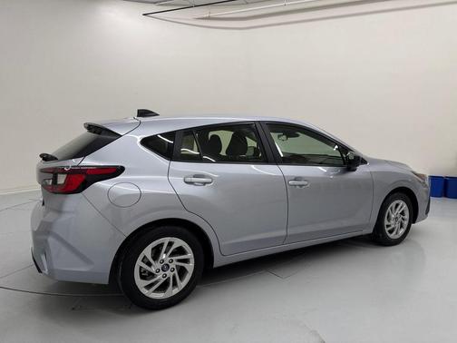 Ice Silver Metallic 2024 Subaru Impreza Base